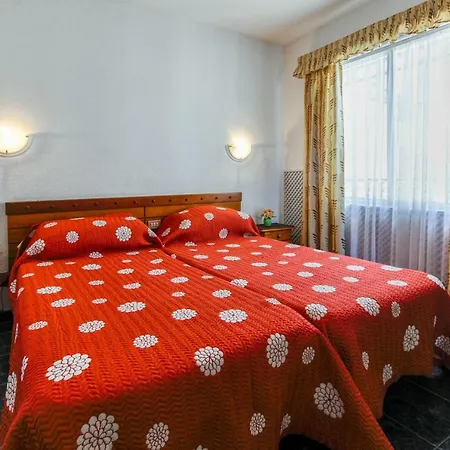 Panorama 9 - One Bed Apartment *